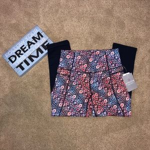 NWT Athleta Tapestry Capri Yoga Pants